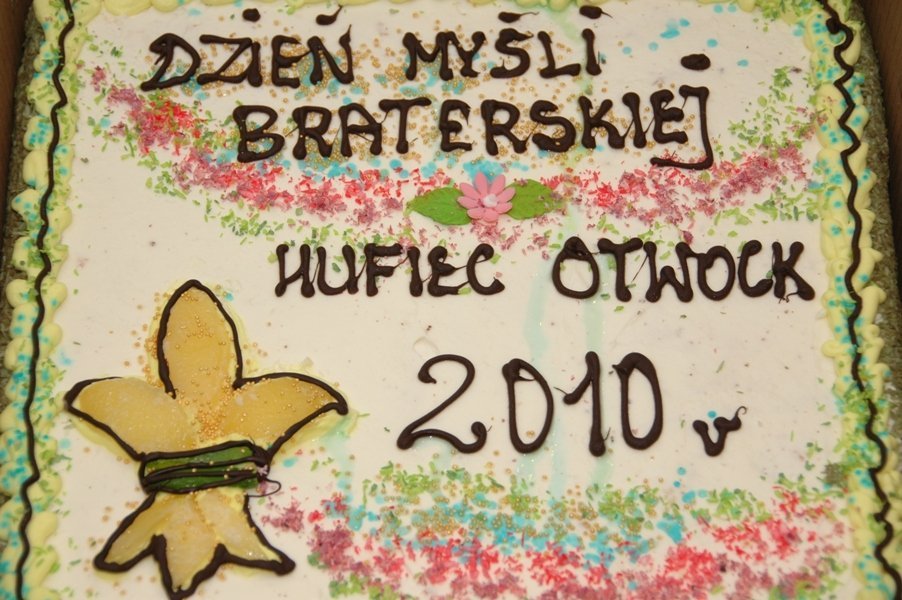 Tort z okazji Dnia Myśli Braterskiej w 2010 roku Tort z okazji Dnia Myśli Braterskiej w 2010 roku